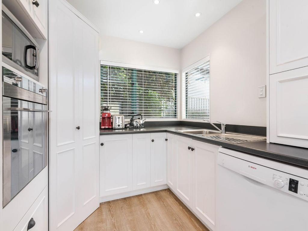 Lakefront Living At Remarkables Retreat - Unit 4 クイーンズタウン エクステリア 写真