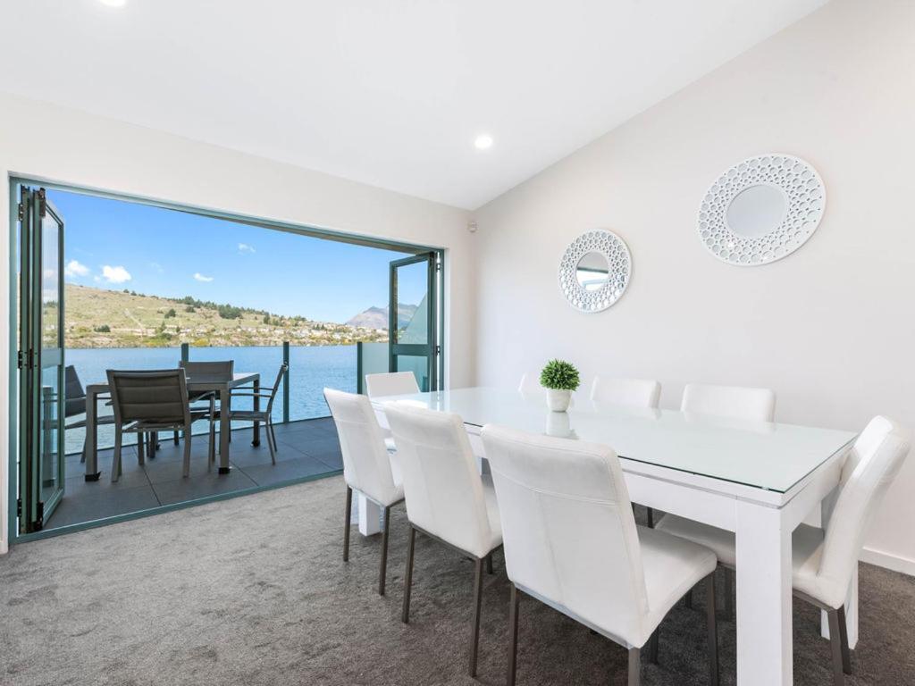 Lakefront Living At Remarkables Retreat - Unit 4 クイーンズタウン エクステリア 写真